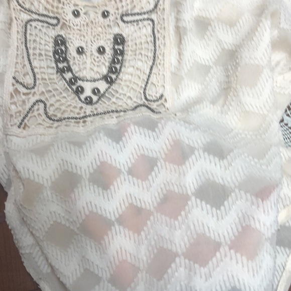 ASTR Chevron Bronze Studded Embellished Flowy High Low Tank Medium Cream - Picture 11 of 11